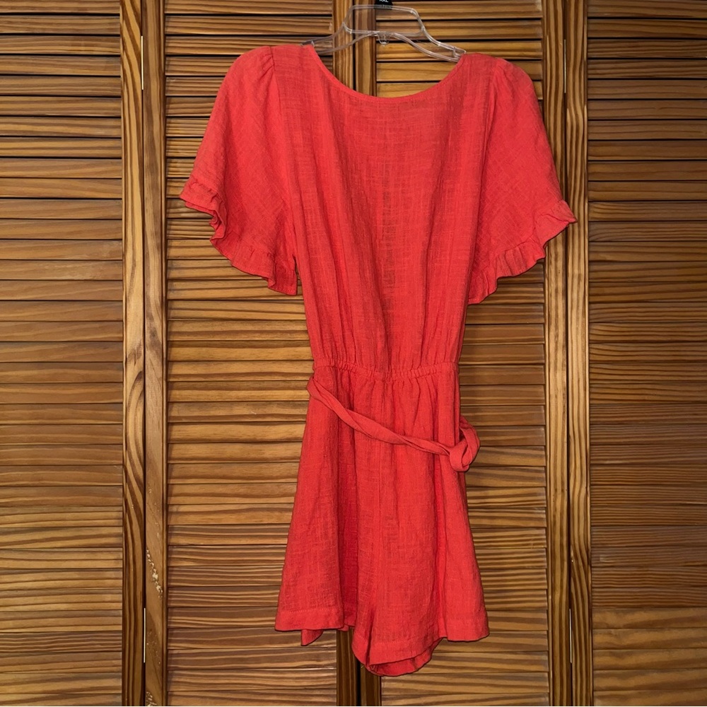 A. Calin by flying tomato Medium Short Sleeve Orange Belted Romper Open Back